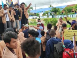 Des étudiants ont failli se heurter aux forces de sécurité lors d’une manifestation rejetant le RKUHP à Merauke