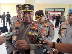 Le chef de Polda de Papouasie demande aux policiers de ne pas réagir de manière excessive à l’incendie des maisons et du bureau du district de Gome