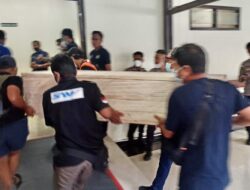 Les 6 corps des victimes de l’accident d’avion de SAM Air arrivent à l’hôpital Bhayangkara