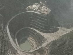 Pendant 51 ans, le mont Ertsberg à Nemangkawi, a été exploité, dragué et creusé pour produire des concentrés de cuivre